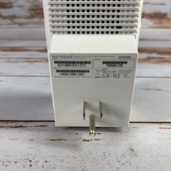 NETGEAR Nighthawk X4S Tri-Band WiFi Mesh Extender for Gaming - Picture 3 of 5